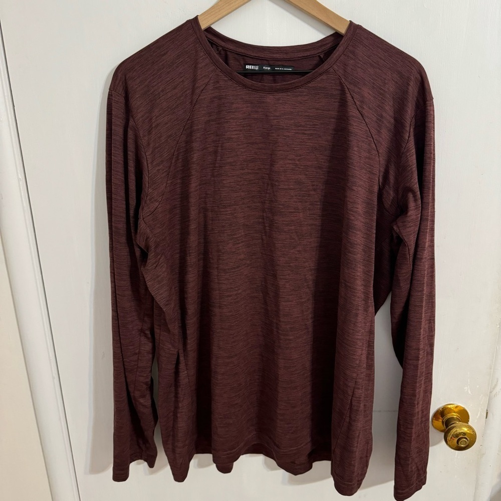 REl Active Pursuits Long Sleeve TShirt Mens
Size XL Red Brown Black Performance